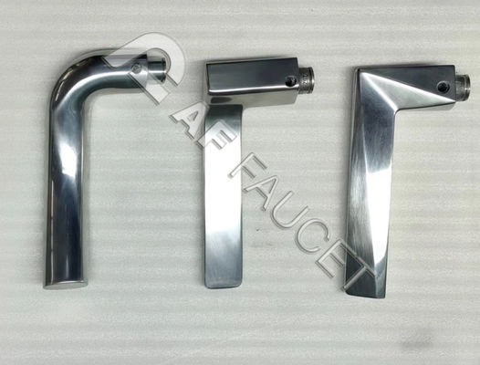 4400 X 3400 X 2800MM Maszyna do polerowania CNC Automatyczna maszyna do polerowania metalu do uchwytów metalu