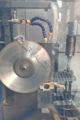Robotowa automatyczna maszyna do robienia kranów CNC inteligentna maszyna do piły